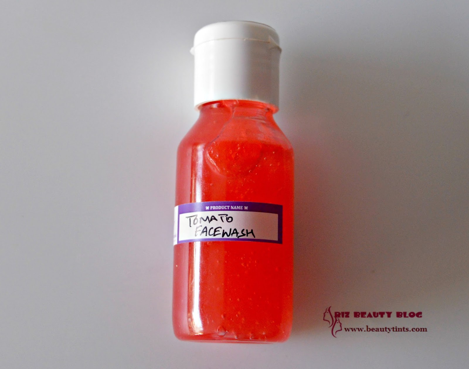 Sriz Beauty Blog Aroma Essentials Tomato Face Wash Review
