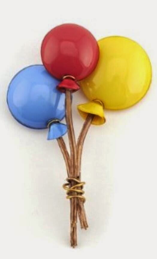 Balloon brooch by Cilea