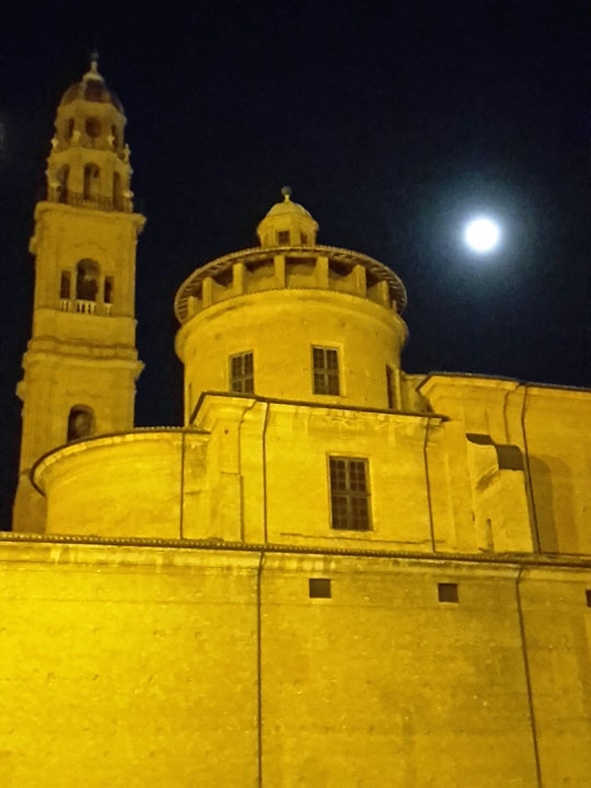 Fidenza La Luna, la Chiesa, il Campanile