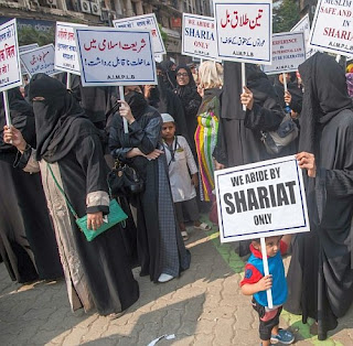 muslim-women-protest