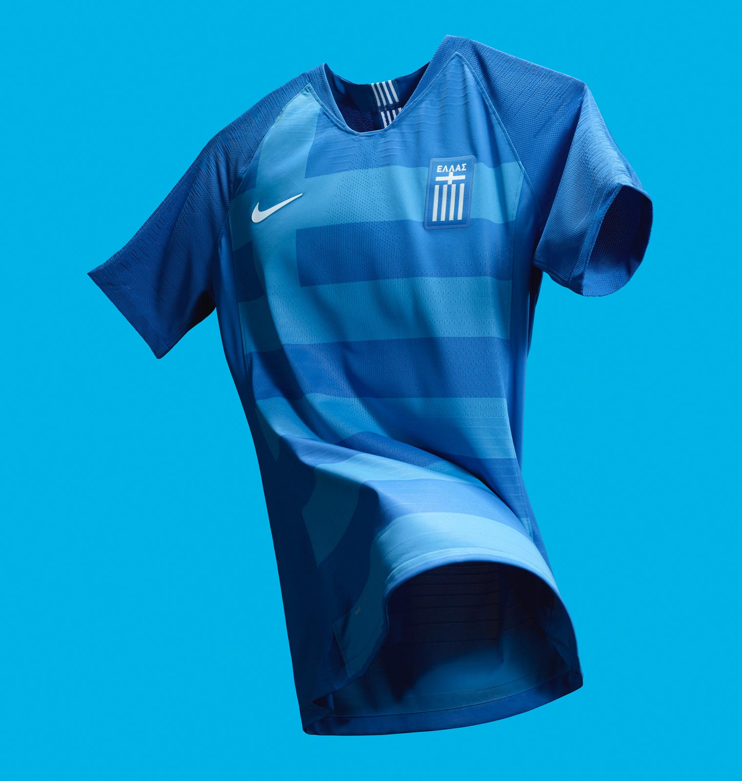 greece-2018-home-kit-2.jpg