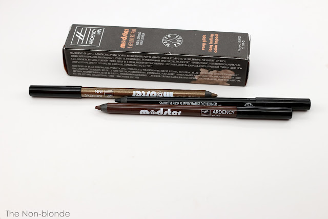 Chanel BLACK JADE (66) Le Crayon Khol Intense Eye Pencil Swatches & Review  - Blushing Noir