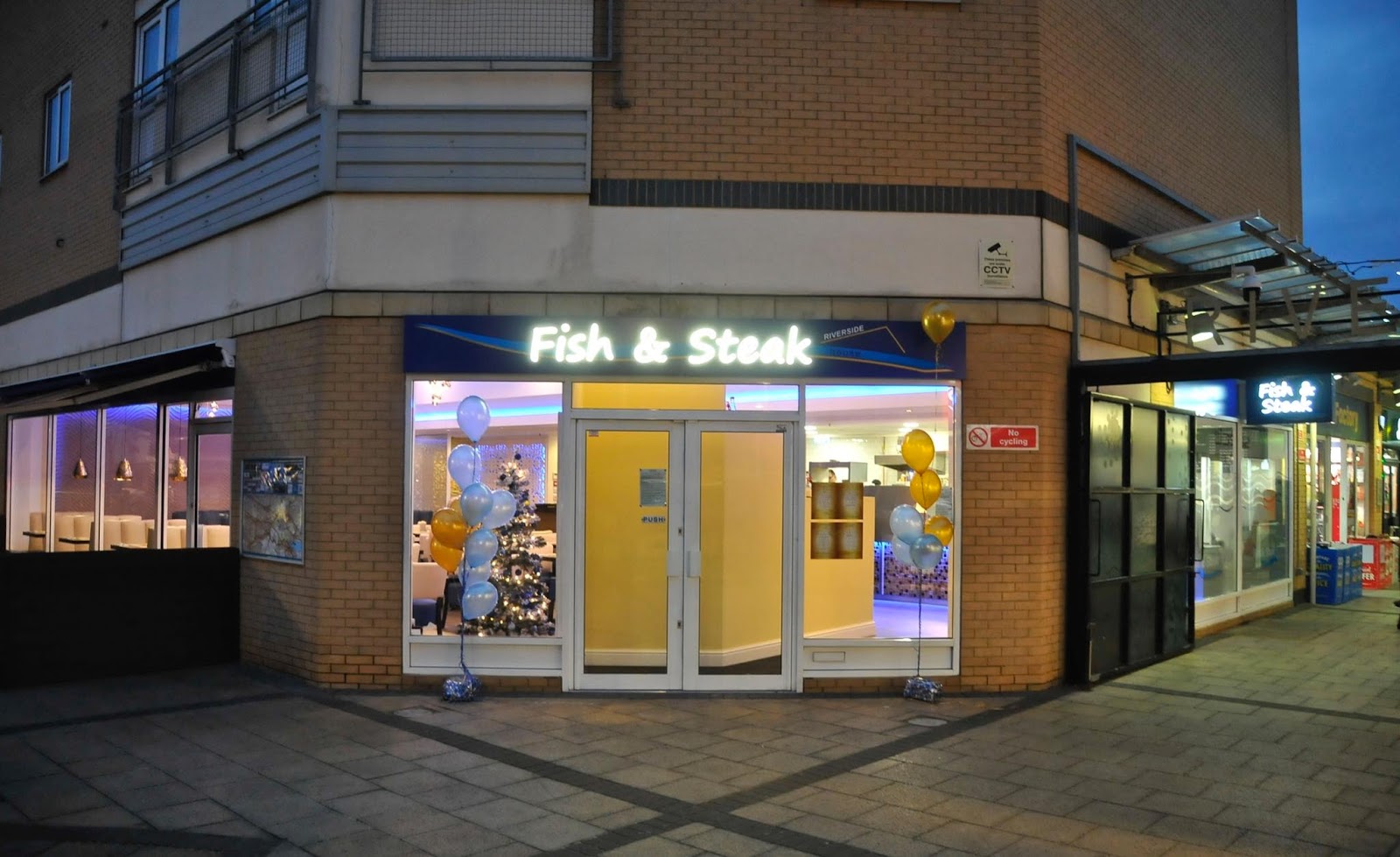 Arthur Pewty's maggot sandwich Riverside Fish and Steak opens.