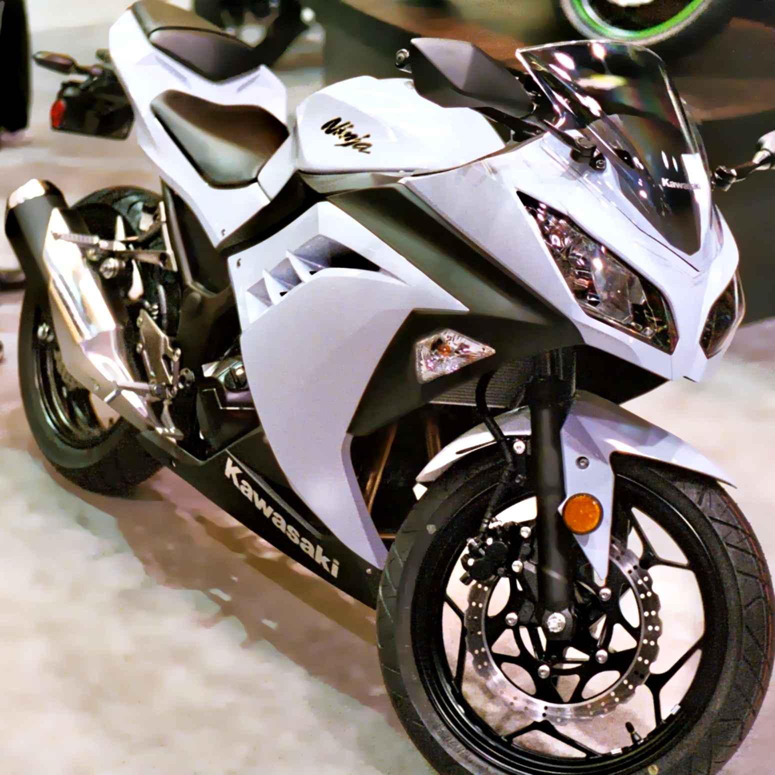 Comprei Minha Primeira Moto: Kawasaki Ninja 300 Branca - Coisas do Marco