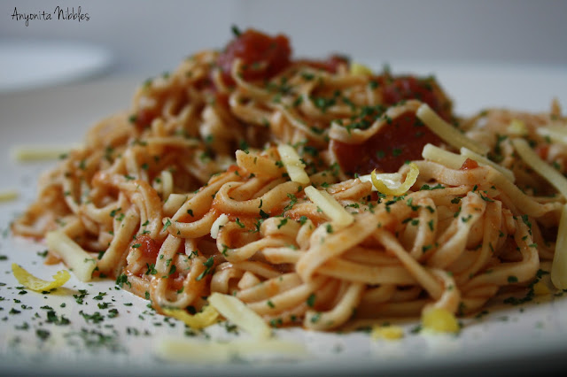 Homemade Linguine with Zesty Tomato Sauce and a Sprinkling of Parsley