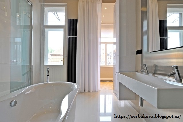 Квартира на одной из самых дорогих улиц дождалась большой ванной комнаты