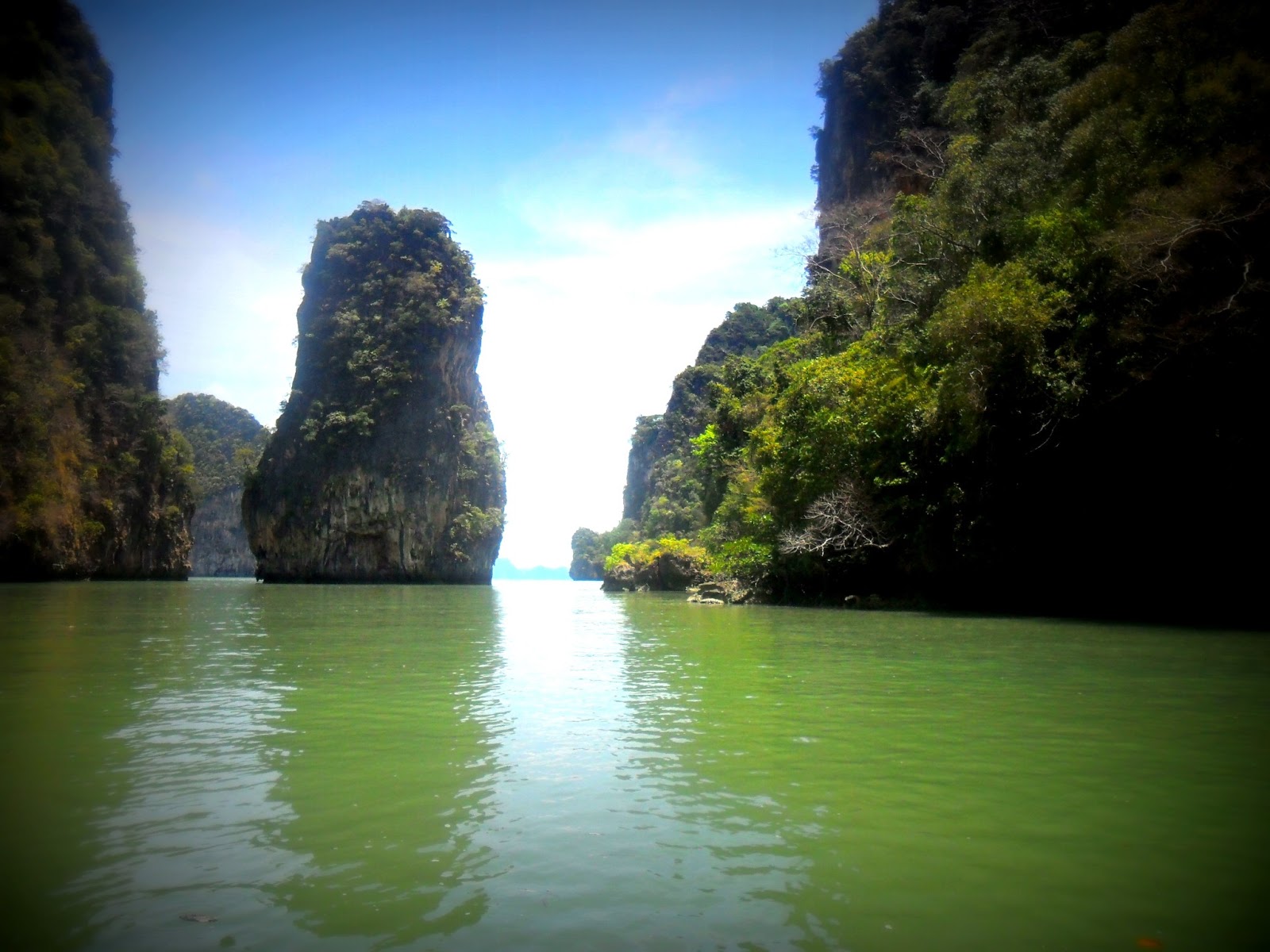 PHANG NGA BAY VISITING ONE OF