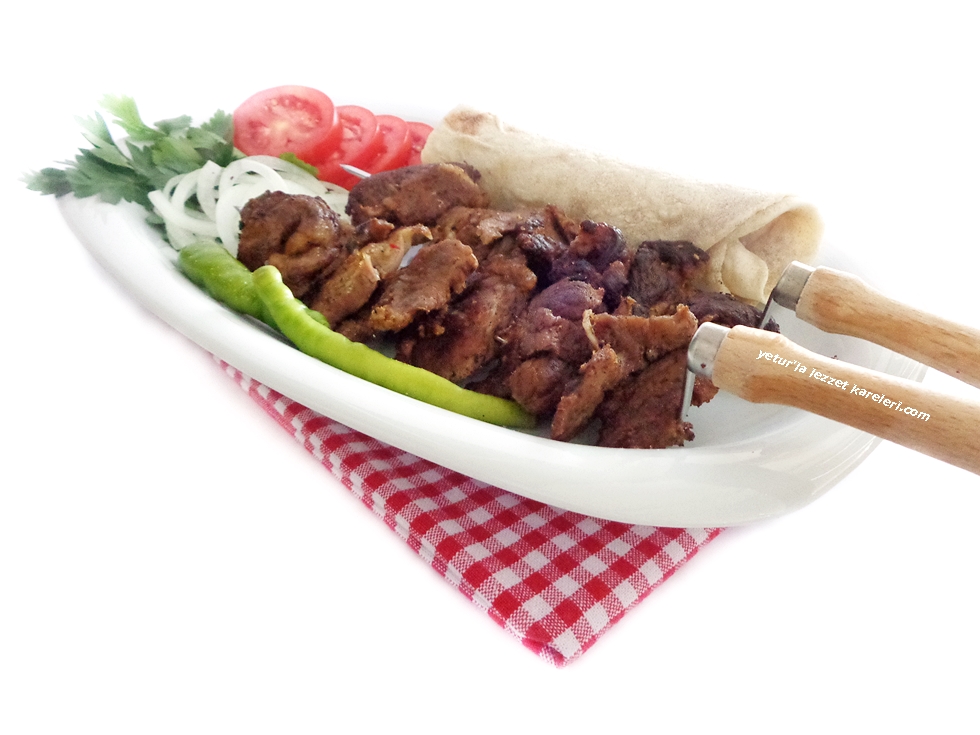 yetur�la lezzet cağ kebabı