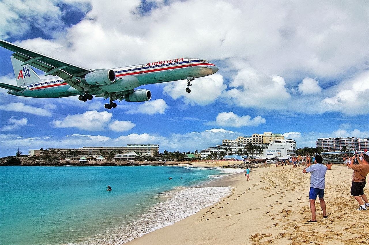 Ларнака пляж с самолетами