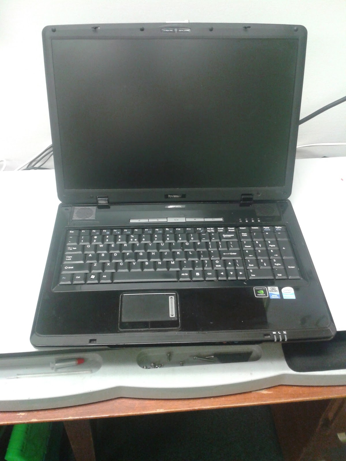 Mr. Gigabytes Blog PC or PoC SysteMax Laptop