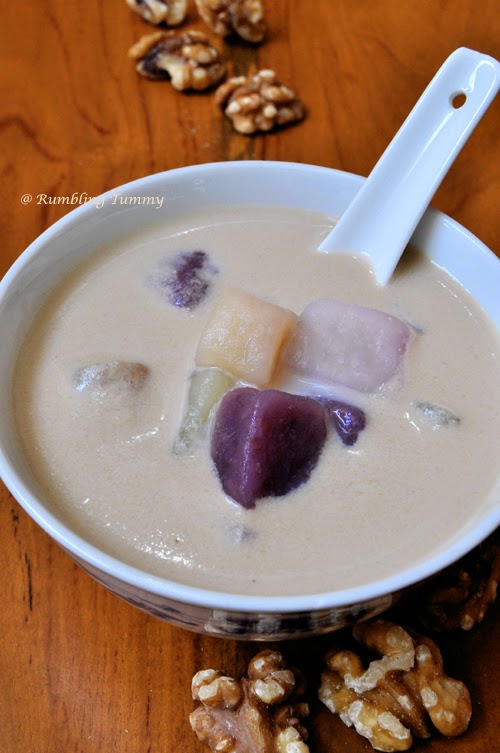 Rumbling Tummy Walnut sweet soup with yam dumpling 核桃糖水加芋圆