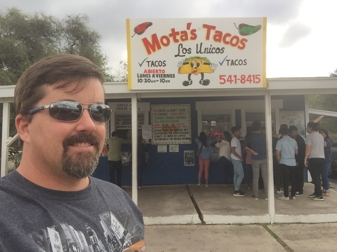 Brownsville Living Mota's Tacos.... where.... Mota's Tacos!