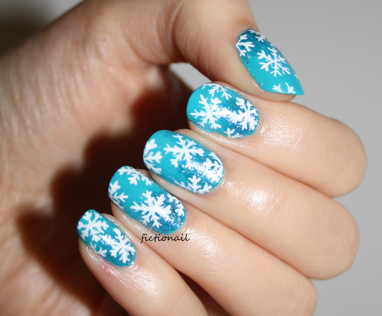Snowflake Nail Art with Glitter - wide 7