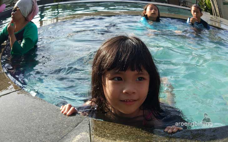 review hotel banana inn bandung