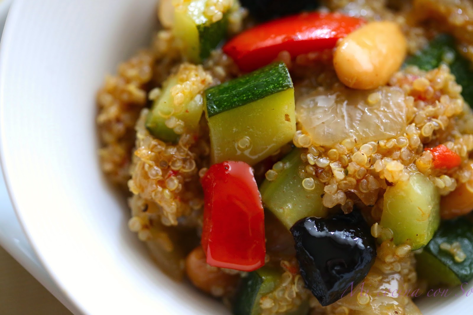 QUINOA CON VERDURAS Y FRUTOS SECOS: