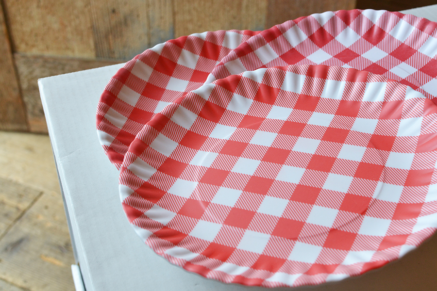 HOLIDAY GENERAL STORE Melamine Gingham Paper Plates