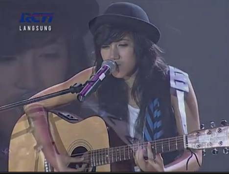 DERA - Indonesian Idol 2012 | Sonykuda dot Kom