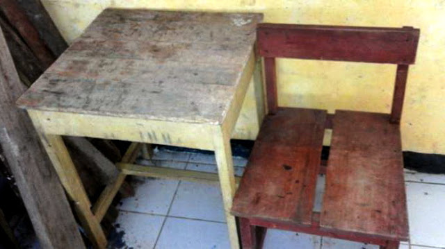 Kursi dan Meja Yang Ditempati Yuyun Di Sekolah Selalu Basah Semenjak Kepergiannya
