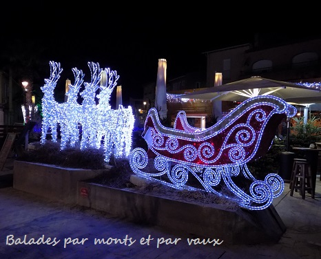 Traîneau du Père Noël au village de Noël à Barcarès
