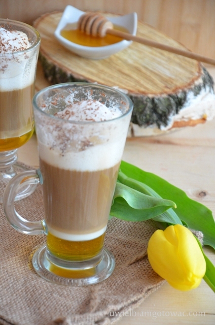 Kawa Latte Macchiato z miodem