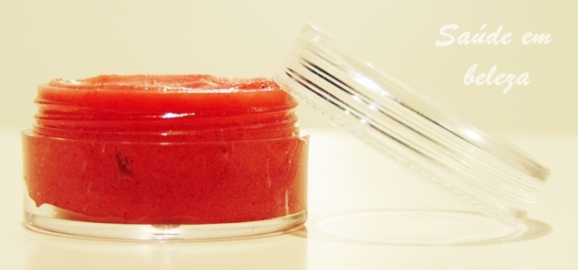 Como fazer um gloss nutritivo e hidratante