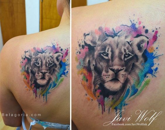 imagen de un tatuaje de león para mujer