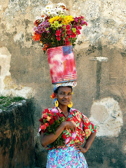 Dominican Republic Flower Seller - Foto Martin Vinakur on flickr