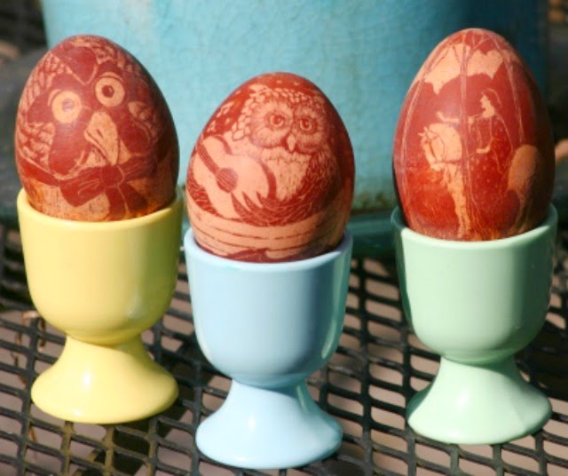 easter eggs in egg cups, onion skin dyed eggs, owl and the pussycat