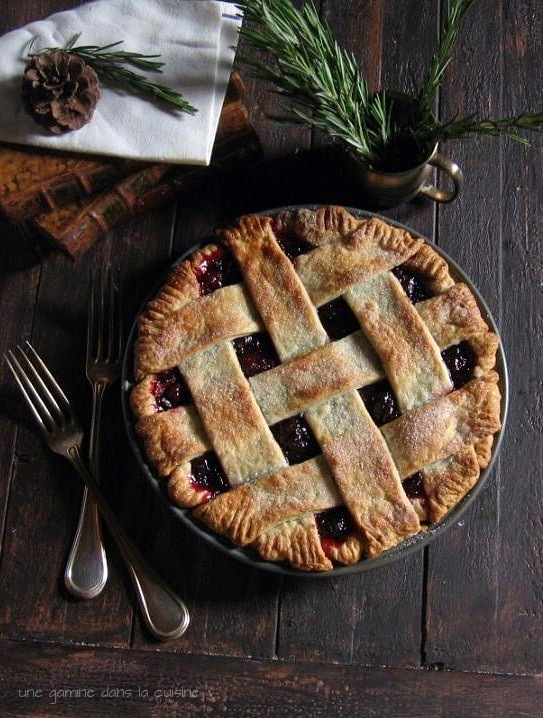 Cranberry Pie with Rosemary Crust | une gamine dans la cuisine