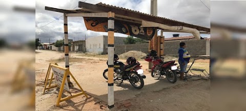 Moto-táxi dos Sapateiros: Necessidade de nova coberta