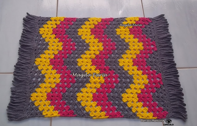 TAPETE ZIG ZAG GRANNY (VÍDEO AULA BY CARINE STRIEDER , TAPETES, TAPETES DE CROCHÊ, TAPETES DE CROCHE EM ZIG ZAG, TAPETE CHEVRON, TAPETE ZIG ZAG GRANNY (VÍDEO AULA BY CARINE STRIEDER , TAPETES, TAPETES DE CROCHÊ, TAPETES DE CROCHE EM ZIG ZAG, TAPETE CHEVRON,
