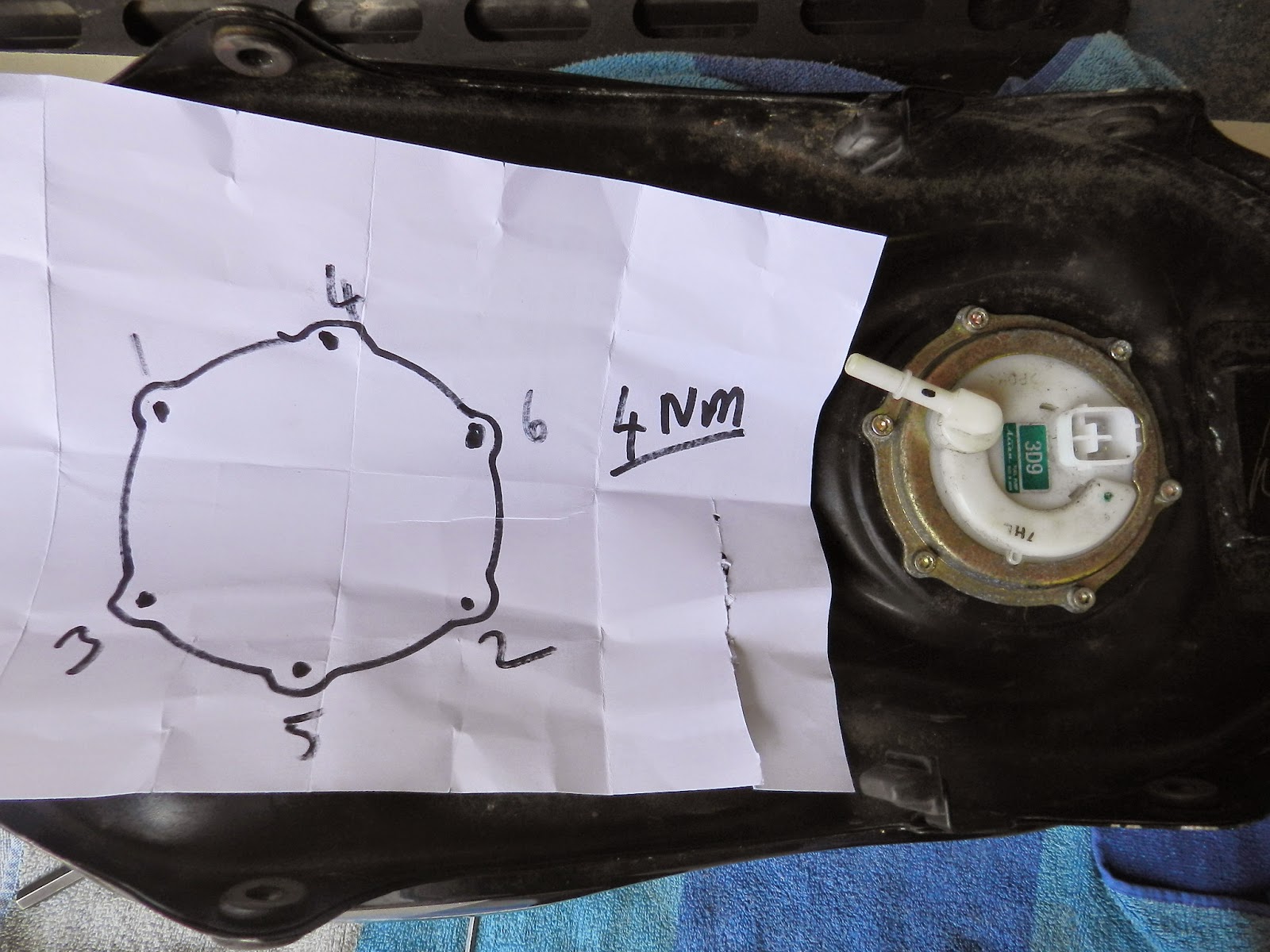 Yamaha YBR 125 Owner Blog Yamaha YBR 125 fuel injection pump removal