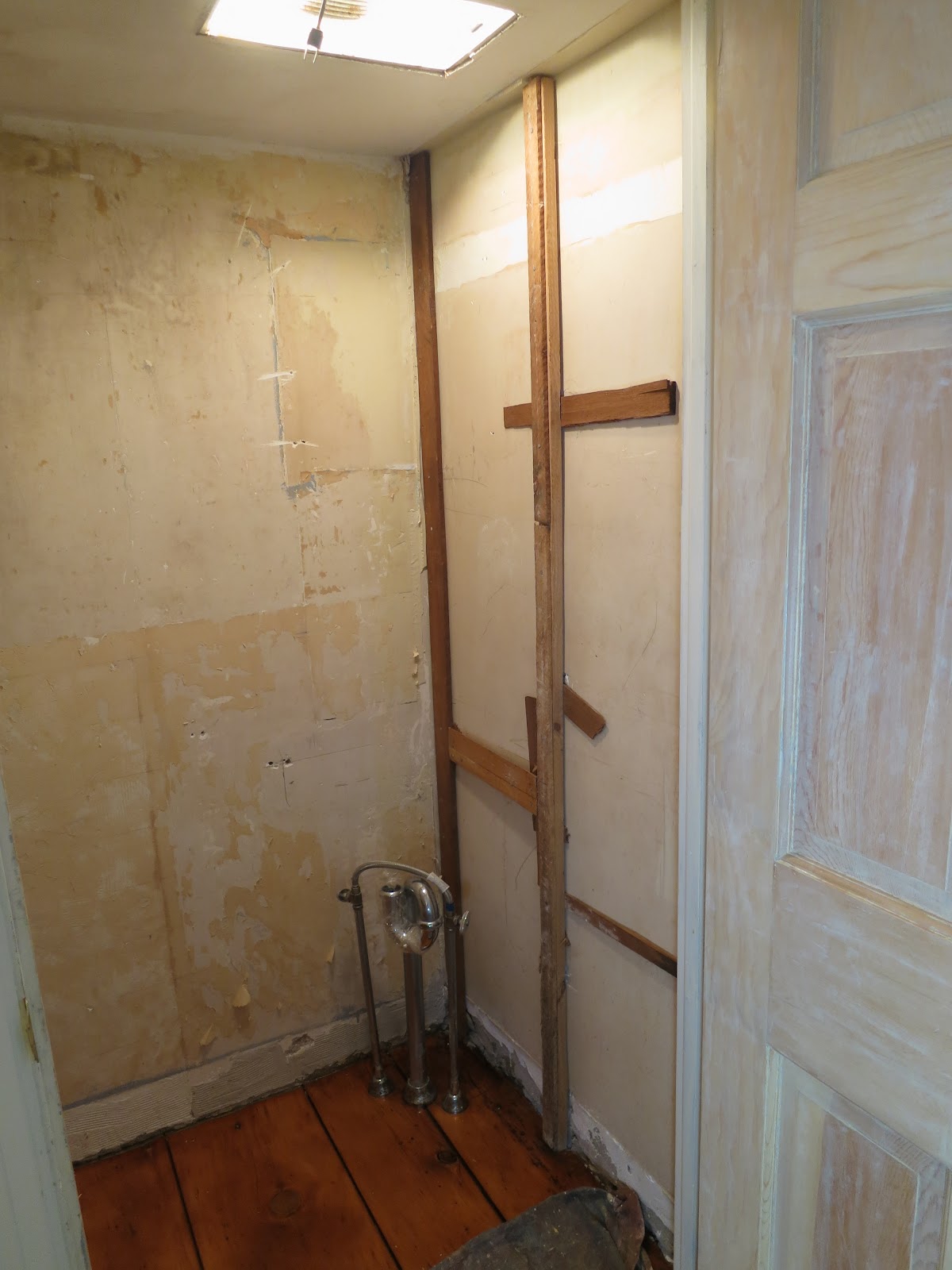 An Old Farm Modern Fixtures In An Old Bathroom