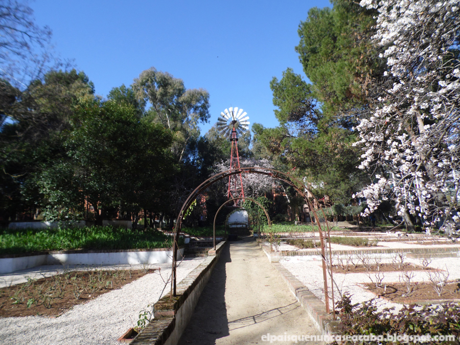 El país que nunca se acaba La Quinta de los Molinos, un célebre parque