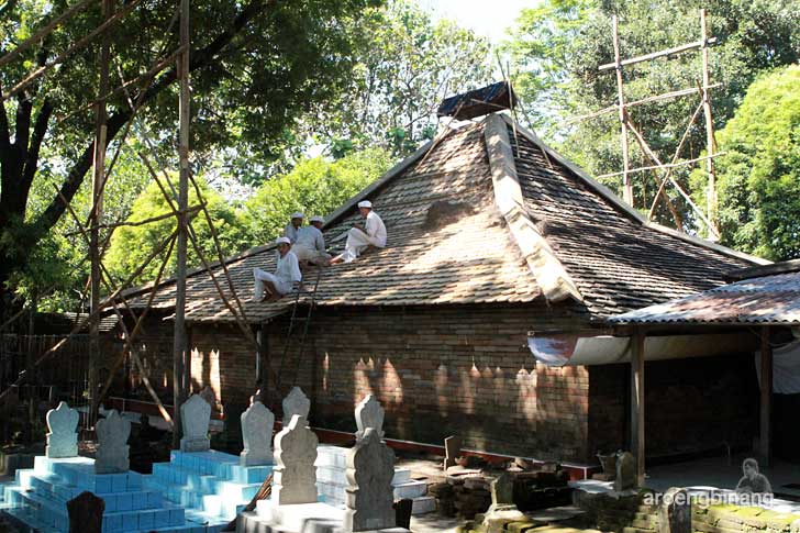 kramat buyut trusmi cirebon