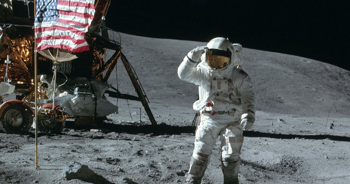 В каком году человек высадился на луну. Аполлон-16 астронавт на Луне. Лунный модуль Аполлон 16. «Аполлон-16» совершил посадку на поверхность Луны. Посадочный модуль Аполлон 11.