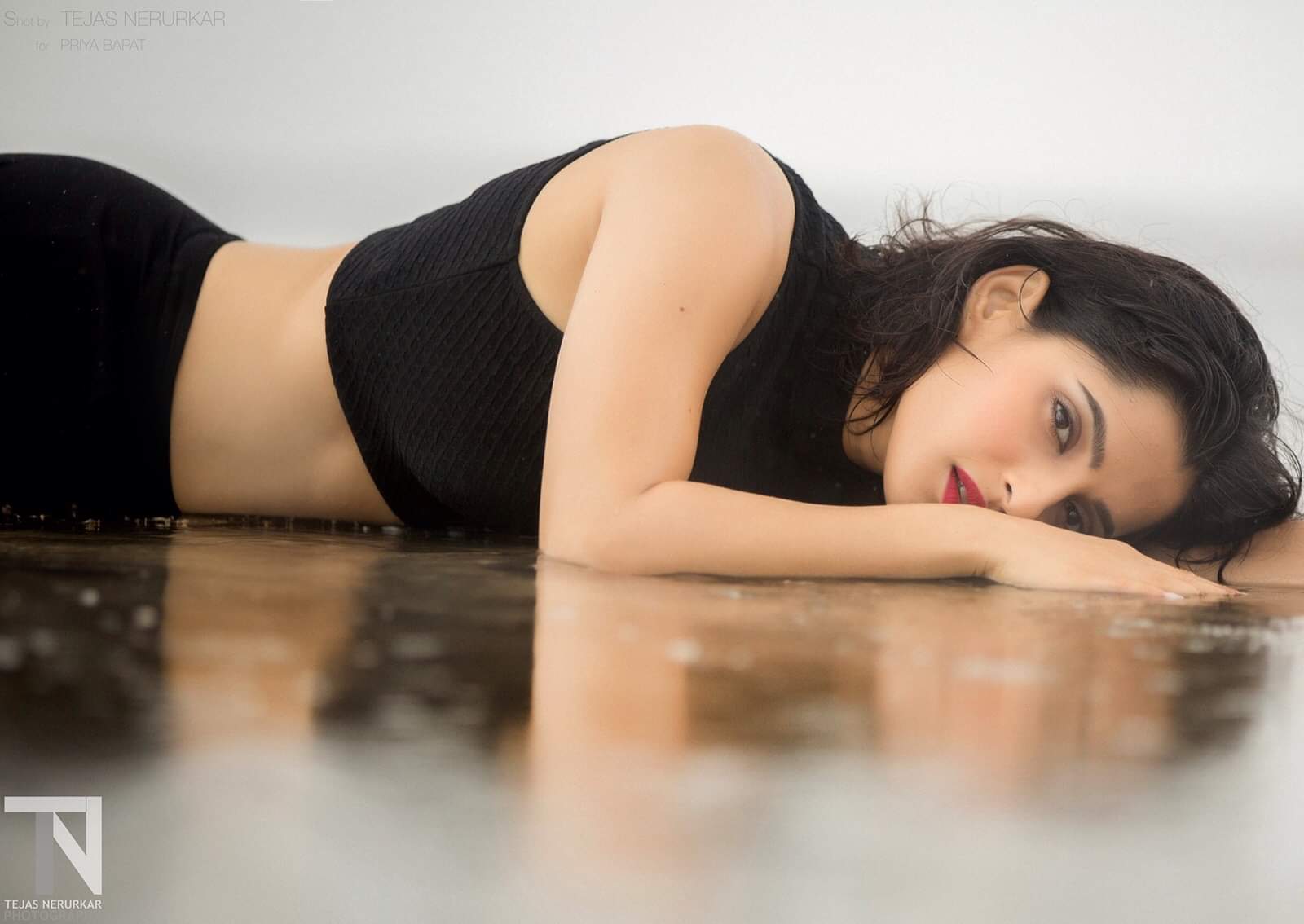 Shruti Marathe Nude - Priya Bapat's Spicy Photoshoot on beach - à¤®à¤°à¤¾à¤ à¥€shoots