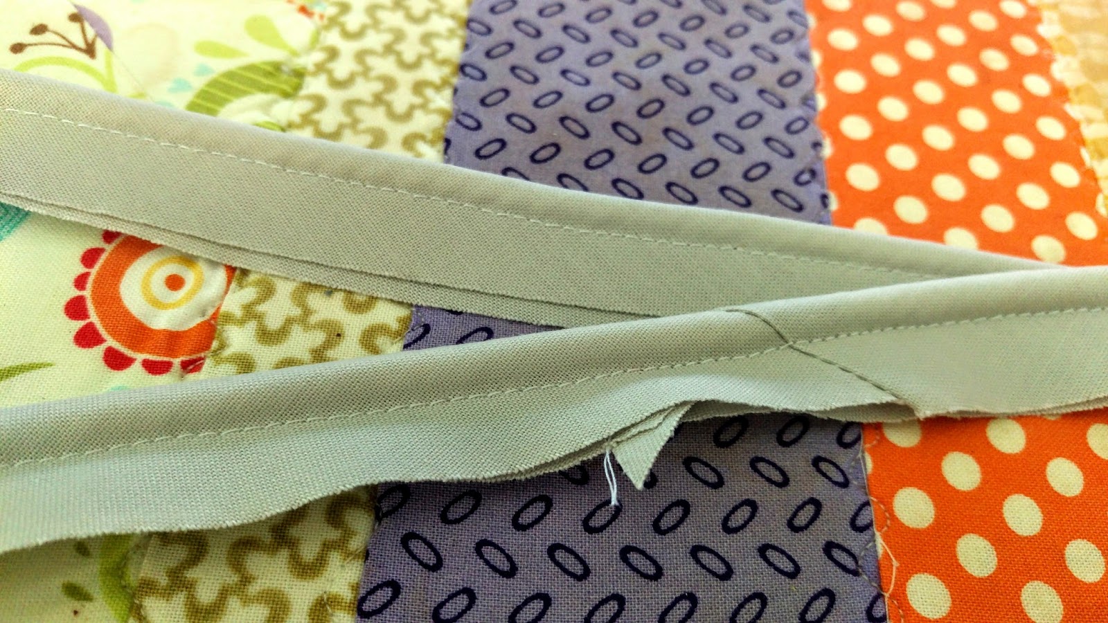 Lo, Ray, & Me EASY Pillow Piping Tutorial