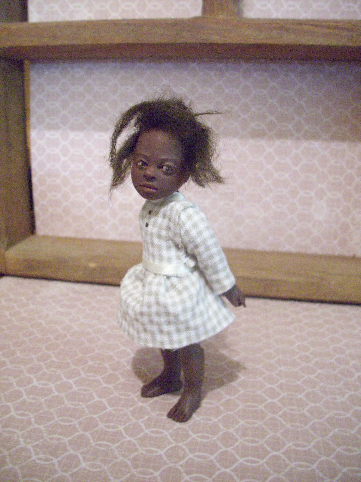 1 12 dollhouse dolls