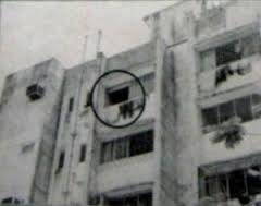 तुलसी अपार्टमेंट की वो 5वी  मंजिल की खिड़की जहा से गिरकर दिव्या भारती की मौत हुई थी