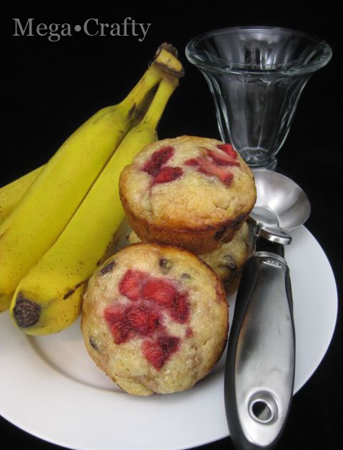 Mega•Crafty: Banana Split Muffins