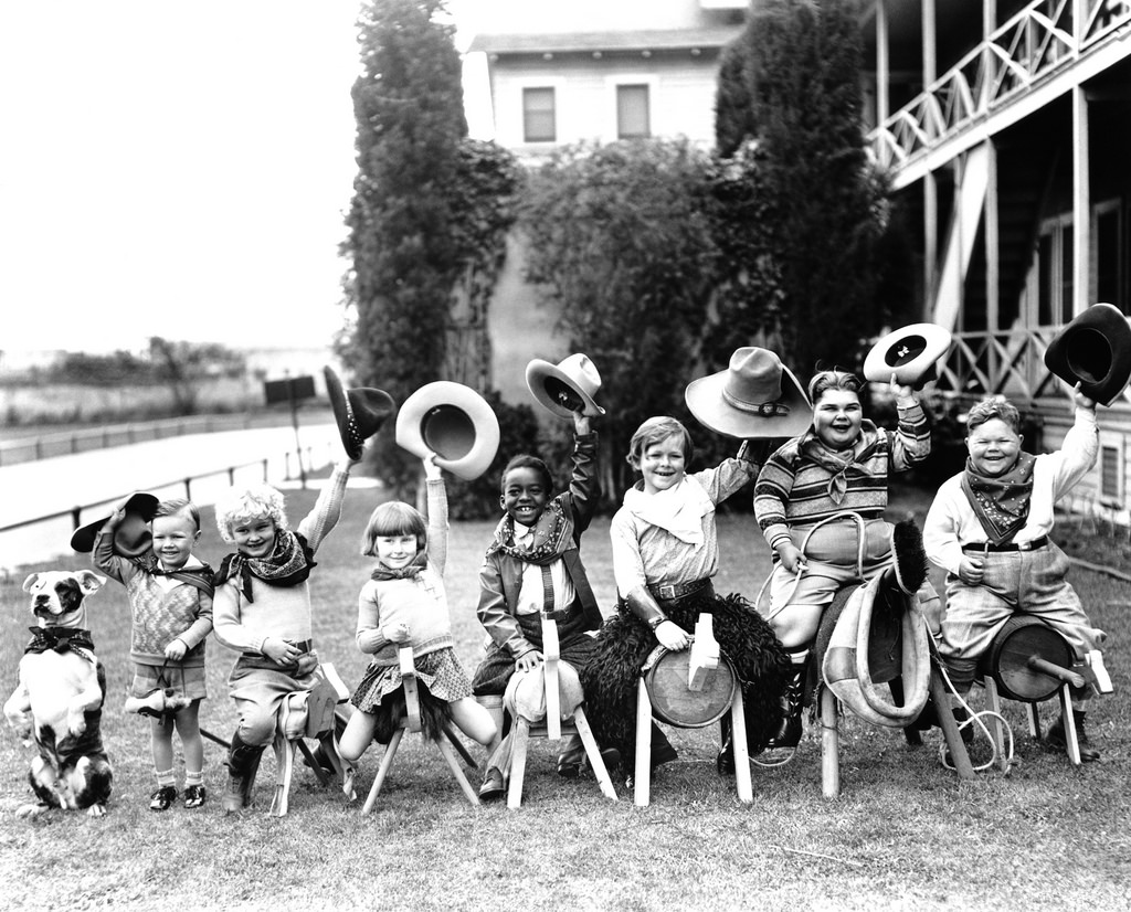 Behind-the-scenes of 'Our Gang', 1930 ~ vintage everyday