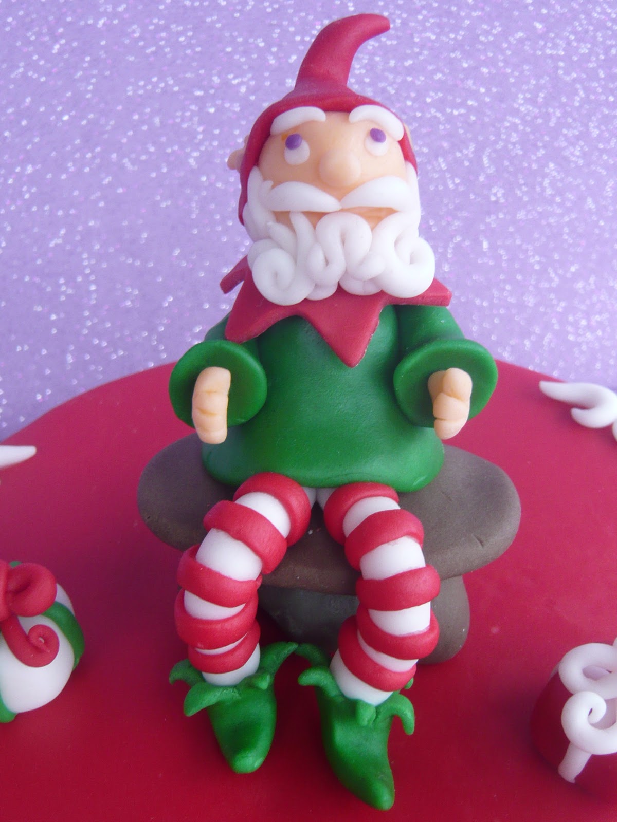 Lilla's Cupcakes: Elf Christmas Cake