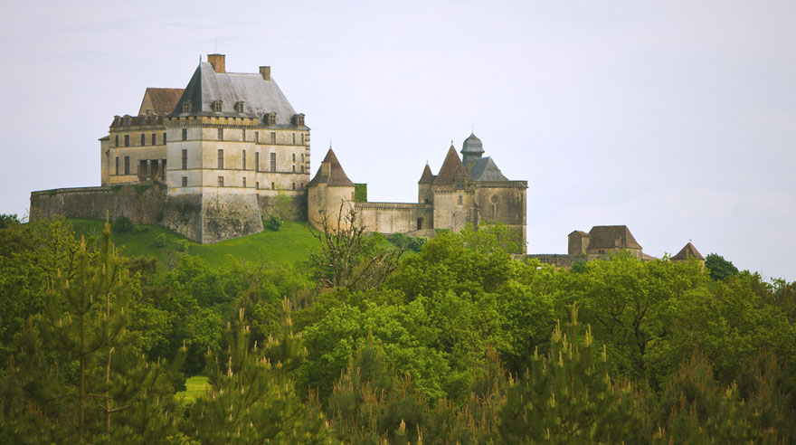 Замок шамбор. Нойшванштайн (фюссен, германия). Замок райхсбург кохем. Замок burg eltz. Владелица замка.