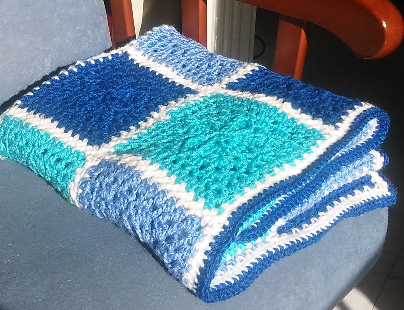 Blanket With Squares Knitting Pattern C37