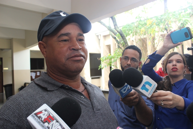 Apresan al padre de Emely Peguero; le imponen presentación periódica Padre de Emely Peguero