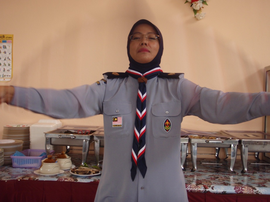 VOKASMA Today DEMO ON HOW TO FOLD THE SCOUT'S SCARF