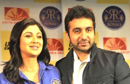 Shilpa Shetty Baby Bump - Pregnant Shilpa Shetty Unveil Rajasthan Royals Team Jersey 