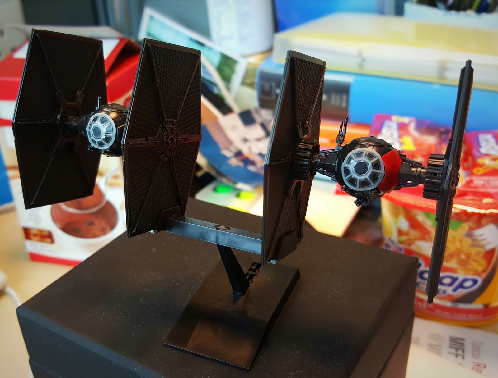 Gunplanerd [Kit Insight] Bandai Star Wars Vehicle Model First Order TIE Fighter Set
