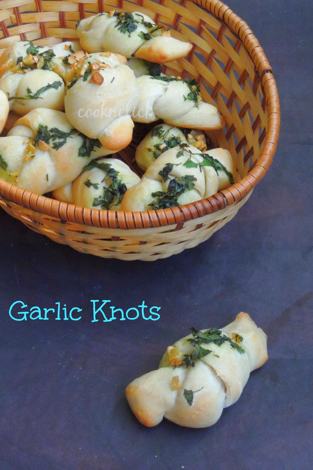 Eggless garlic knots, garlic knots